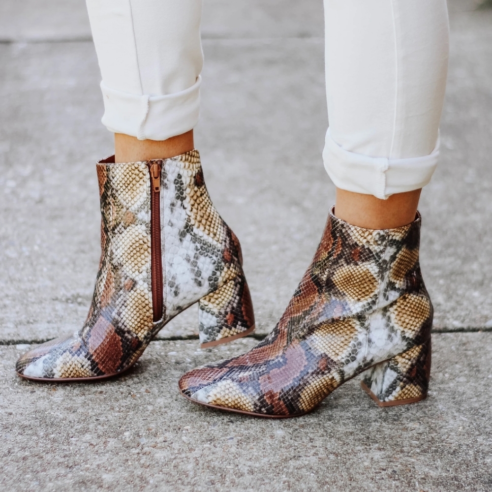NWOT Chinese Laundry Snakeskin Print Booties 6.5